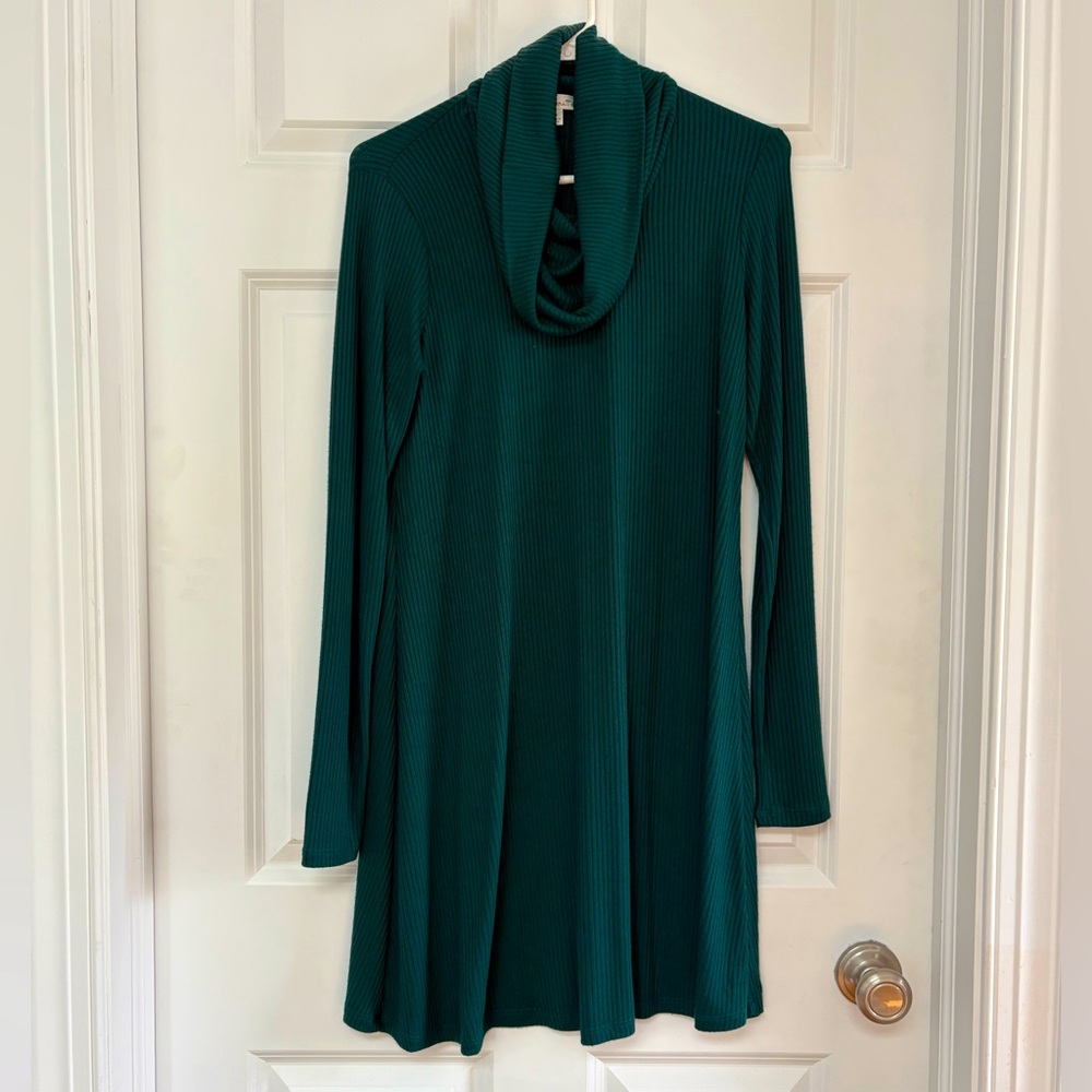 Elegant Forest Green Long Sleeve Dress